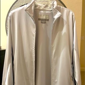 Nike Men’s Basketball Silver Jacket Medium